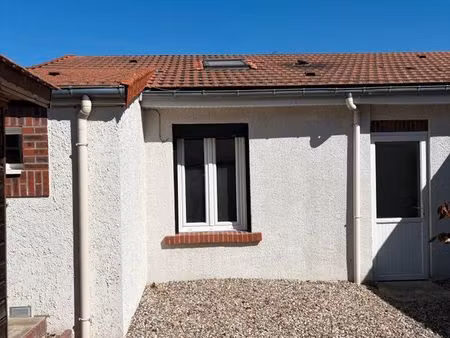 location studio meublé