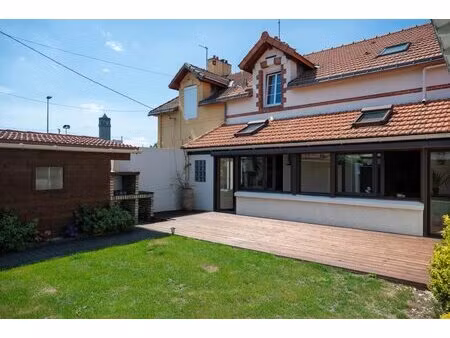 maison de 5 pièces de 110 m² à couëron