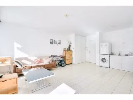 charmant t2 avec balcon et parking à longjumeau