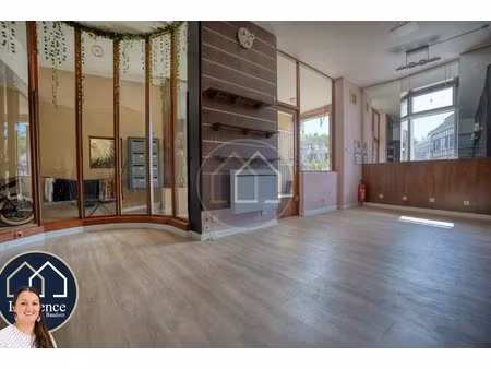 exclusivité – local commercial 56 m² – centre-ville nogent-le-roi – aucun travaux à prévoi