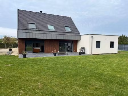 maison de 2017  5 chambres  garage sur 1600m²