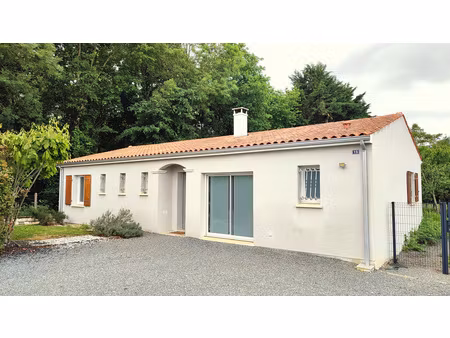 maison de plain pied récente - saint porchaire