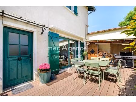 rare maison de ville tassin horloge  3 chambres + bureau terrasse et 2 stationnements