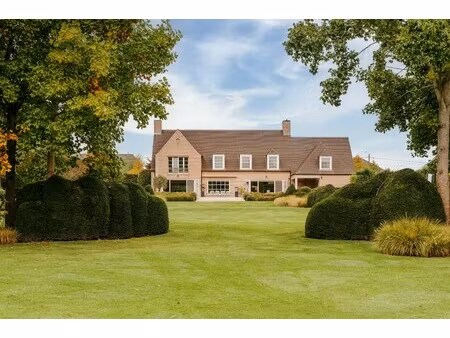 klassevolle villa in het landelijke maarkedal