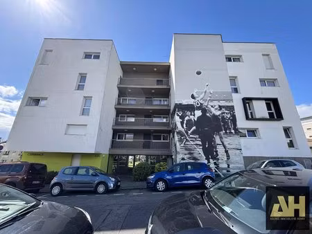 brest - recouvrance - t2 de 49.2m2 meuble - parking
