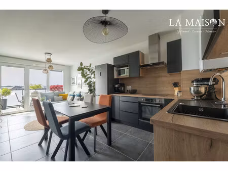 appartement t2 récent avec balcon – résidence avec piscine