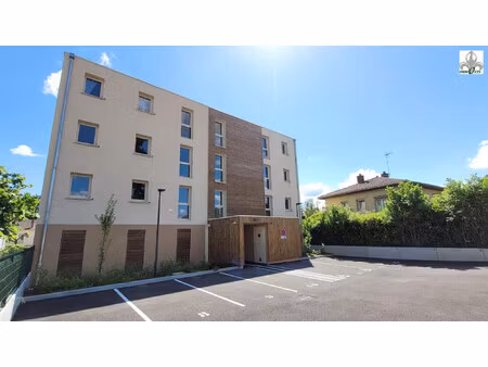 t4 avec ascenseur  balcon et garage