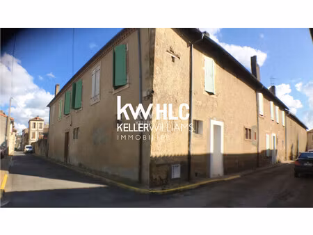 maison de ville de 403 m² à vendre en plein coeur de mirande