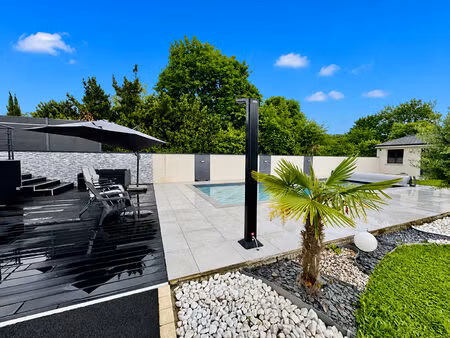 vente maison 5 pièces  145.00m²  migné