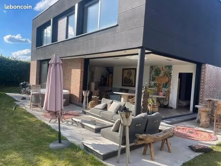 maison contemporaine d'architecte - 174 m? - 4 chambres dont suite parentale au rez-de-cha