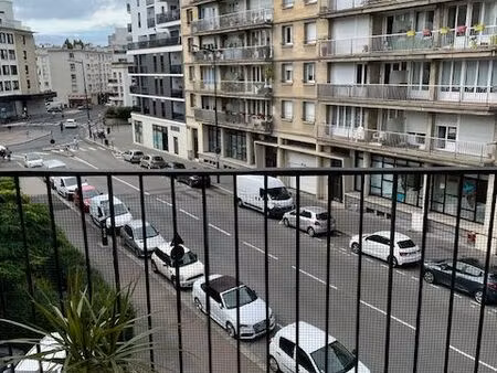 lh hotel de ville - bel appt f2 a/balcon  55 m2  vue degagee  sans ascenseur  parking comm