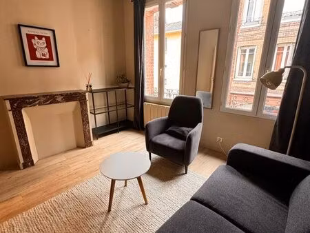 studio meublé à louer rue beauvoisine