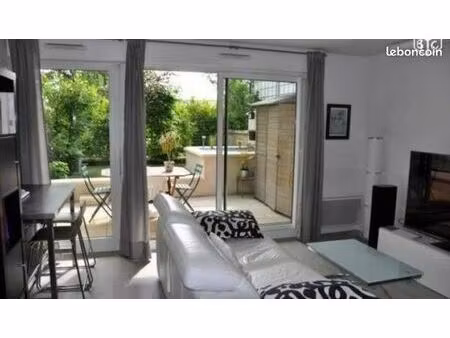 loue versailles f2 43m2 sud  jardin  parking sous-sol  cave  sans vis-à-vis  disponible 30