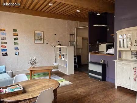 t2 non meublé en plein cœur du quartier historique de la croix rousse