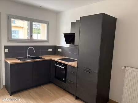 f2 meublé 34 m² – rénové 2025 – parking + cave – morbier – 730 cc