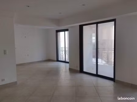 bel appartement centre de bandol port