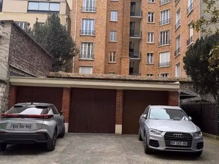 rare parking box neuilly sur seine