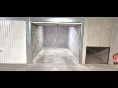 location garage box 1 place villefranche