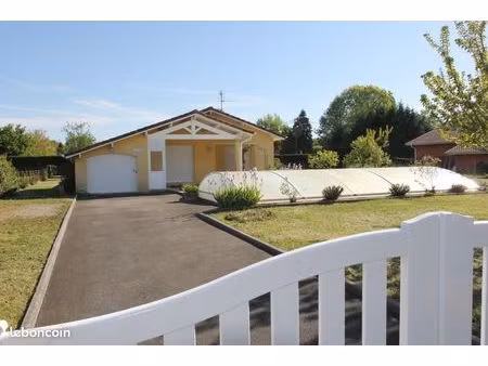 villa de plain-pied avec piscine - 3 chambres