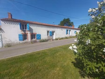 vente maison à la garnache (85710) : à vendre / 189m² la garnache