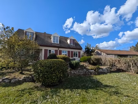 maison 8 pièces - 131 m²