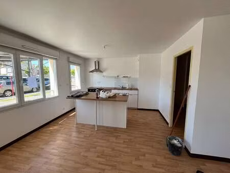 location appartement 3 pièces à montreuil-sur-ille (35440) : à louer 3 pièces / 67m² montr
