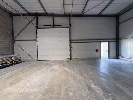 location bureaux et commerces à montaigu (85600) : à louer / montaigu