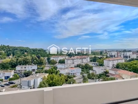 t3 baigné de lumière avec balcon et vue dégagée