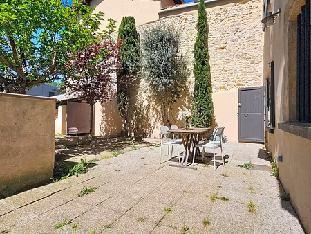 atypique et tres beau t4 dans maison de village a rochetaill