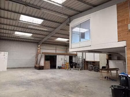 vente bureaux et commerces aux sables-d'olonne (85100) : à vendre / 277m² les sables-d'olo