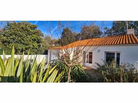 maison clisson 4 pièces 78.39 m² . 2 chs . t 307 m² . garage . terrasse