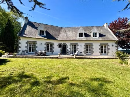 guéméné-penfao - propriété 200 m2 / 8006 m2 - 9 p