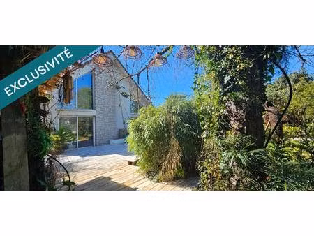 au calme maison d'architecte de 173 m2  terrain 1278 m2