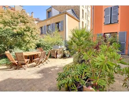 maison de 2009  107m²  3ch  avec terrasse  avec cave. pkgs en sus