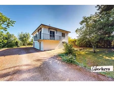 lacrost 71700 - villa sur 2 niveaux - 112 m² habitable - 1762 m² terrain - 3/4 chambres - 