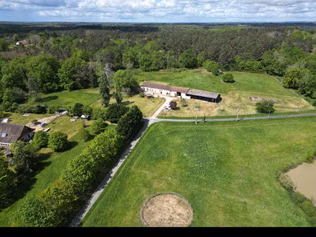 propriété équestre - 27 hectares - maison plein pied 150m2 - ecurie de 6 boxes