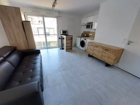 a louer - groupe giboire - t1 meuble - quartier saint clement