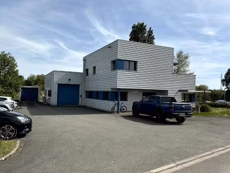 local commercial/artisannal  300m² sur 1213 m² de terrain.