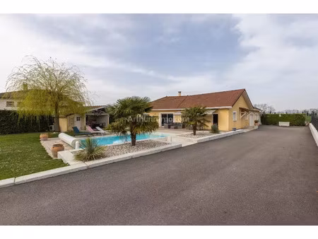 vente maison 5 pièces 137 m2 à vignieu