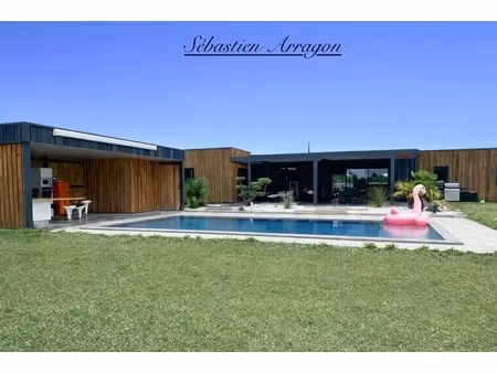 villa contemporaine d’architecte avec piscine art de vivre à la campagne  en lot-et-garonn