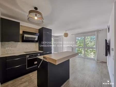 t3 non meublé avec balcon & parking - neuilly
