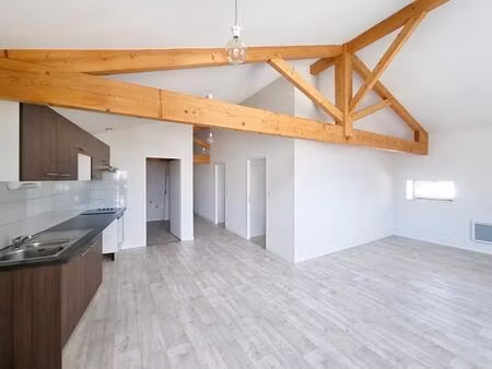 appartement t4 de 86 98m² - sainte bazeille