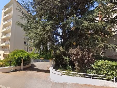 parking 10 rue bournes 69004 lyon
