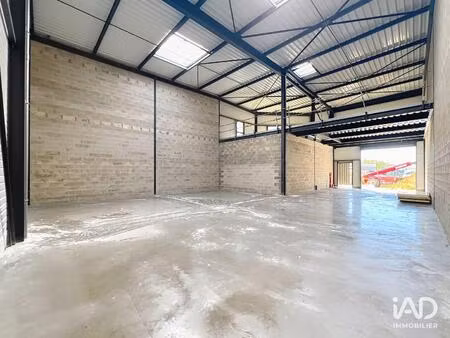 location local d'activités 252 m²