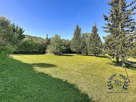 terrain constructible plat 1426m2