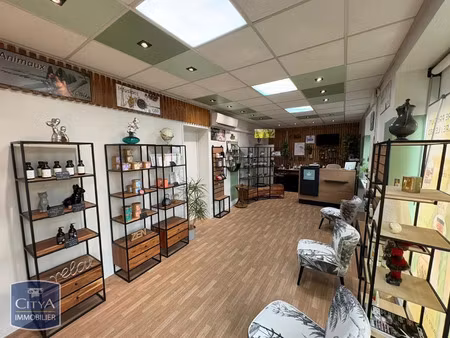 local commercial à louer 31.34 m² - pont-de-chéruy (38) - 653€