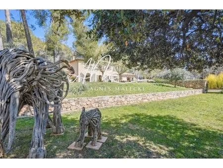 magnifique bastide sur 8000m2 2 pas de la motte