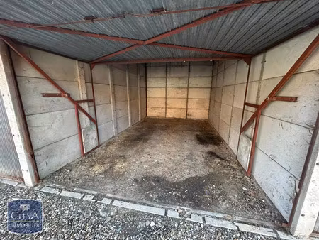 parking à louer 16 m² - tergnier (02) - 55€