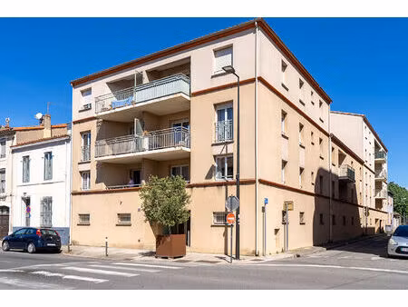 carcassonne quartier du palais appartement t3 68m² (62 3m² carrez) avec terrasse  place de