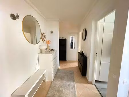 exclusivité  vendu avec locataire  t4 marseille 15ème   résidence val pins  quartier les b